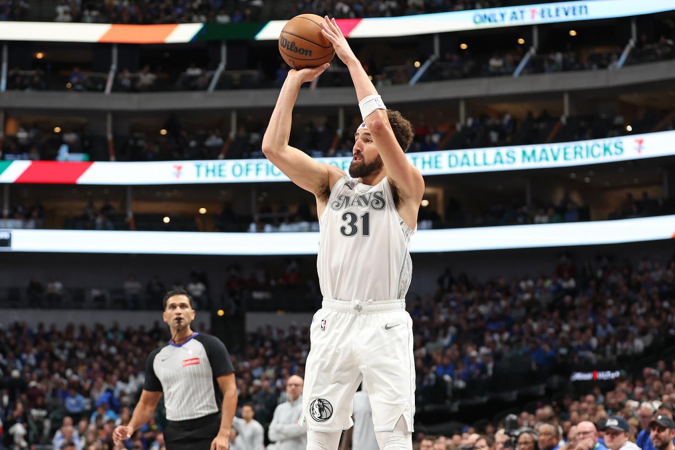 克萊：我們?nèi)志€外投得太差了 對此我也要負責(zé)任